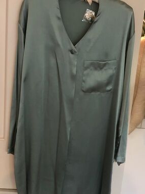 Victoria's Secret Shirt Sleepwear 100% Silk Light Blue Size M/L